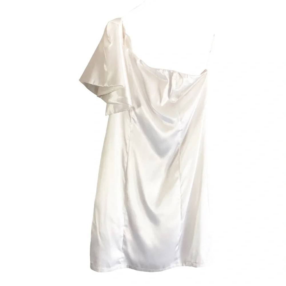 Lulu’s Love The Applause White Satin One Shoulder Dress Large